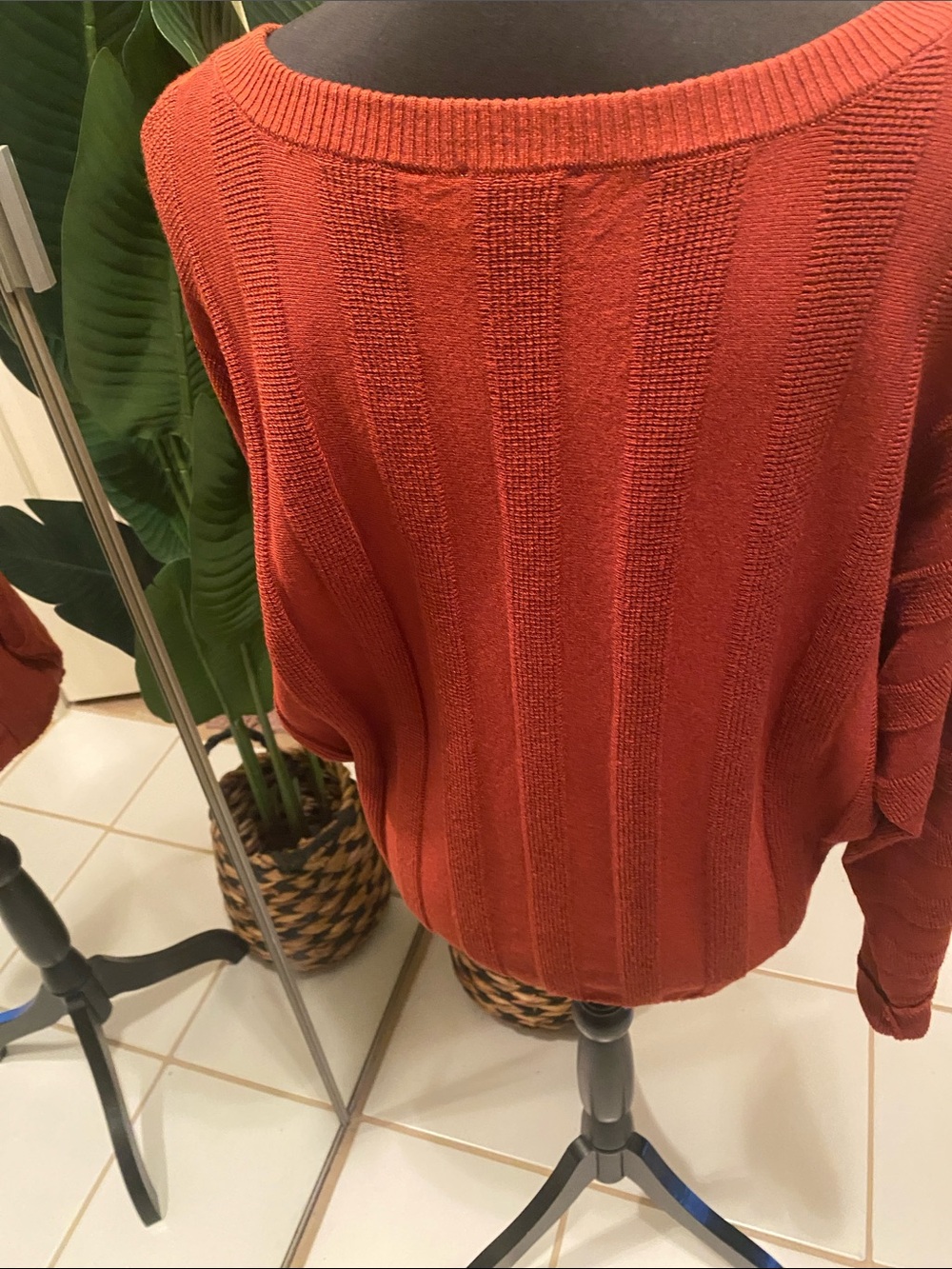 Cyrus Rust Ribbed Scoop Neck Pullover - Picture 3 of 5